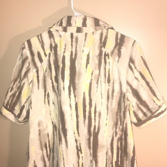 Zenergy Chico’s Animal Print Short Sleeve Jacket - Picture 7 of 8